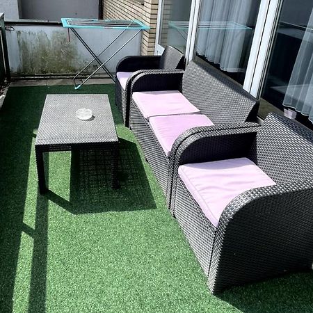 1,5 Z Apartment mit Balkon direkt am Hauptbahnhof Neumünster Exterior foto