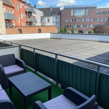 1,5 Z Apartment mit Balkon direkt am Hauptbahnhof Neumünster Exterior foto