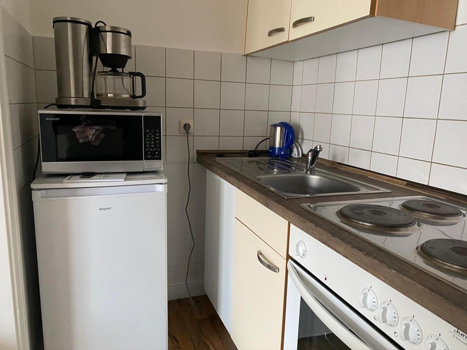 1,5 Z Apartment mit Balkon direkt am Hauptbahnhof Neumünster Exterior foto