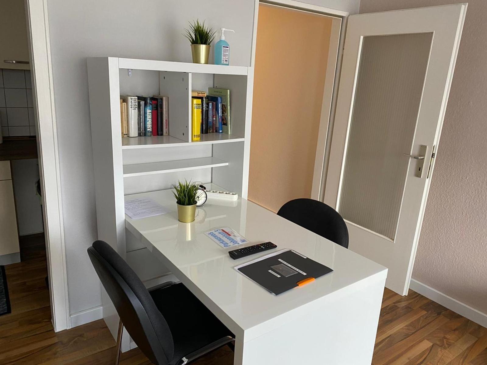 1,5 Z Apartment mit Balkon direkt am Hauptbahnhof Neumünster Exterior foto
