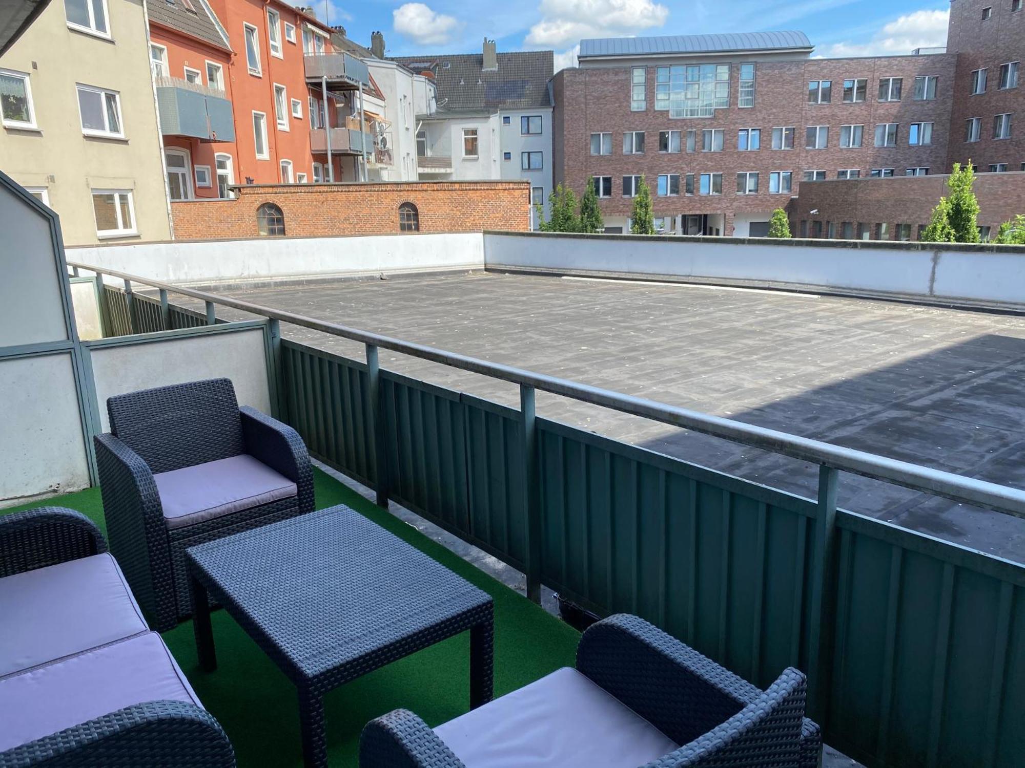 1,5 Z Apartment mit Balkon direkt am Hauptbahnhof Neumünster Exterior foto