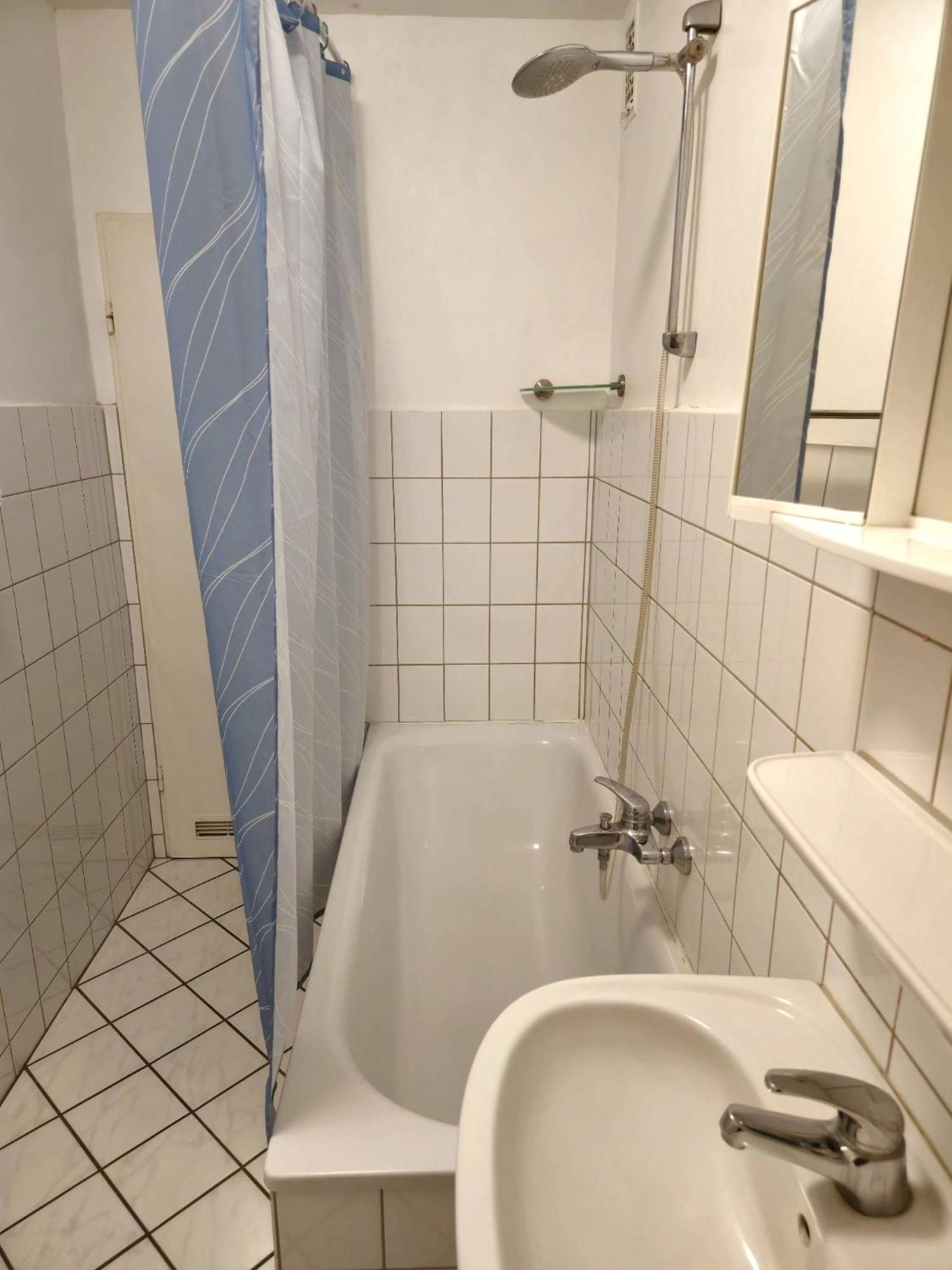 1,5 Z Apartment mit Balkon direkt am Hauptbahnhof Neumünster Exterior foto