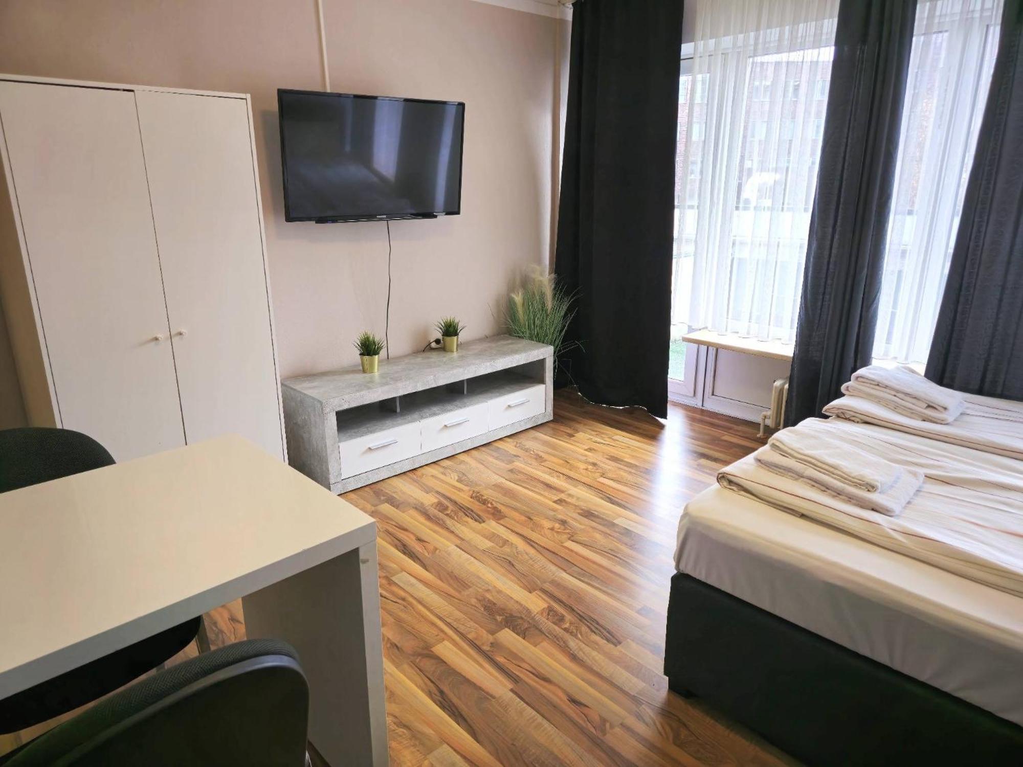 1,5 Z Apartment mit Balkon direkt am Hauptbahnhof Neumünster Exterior foto